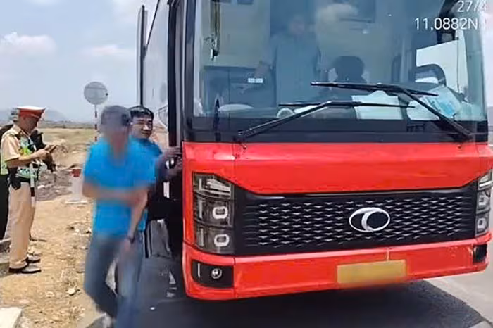 Bài học đắt giá hàng trăm triệu cho xe khách "nhồi nhét" trên cao tốc