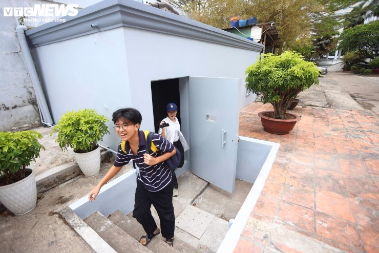 Lối thoát hiểm của hệ thống hầm bí mật