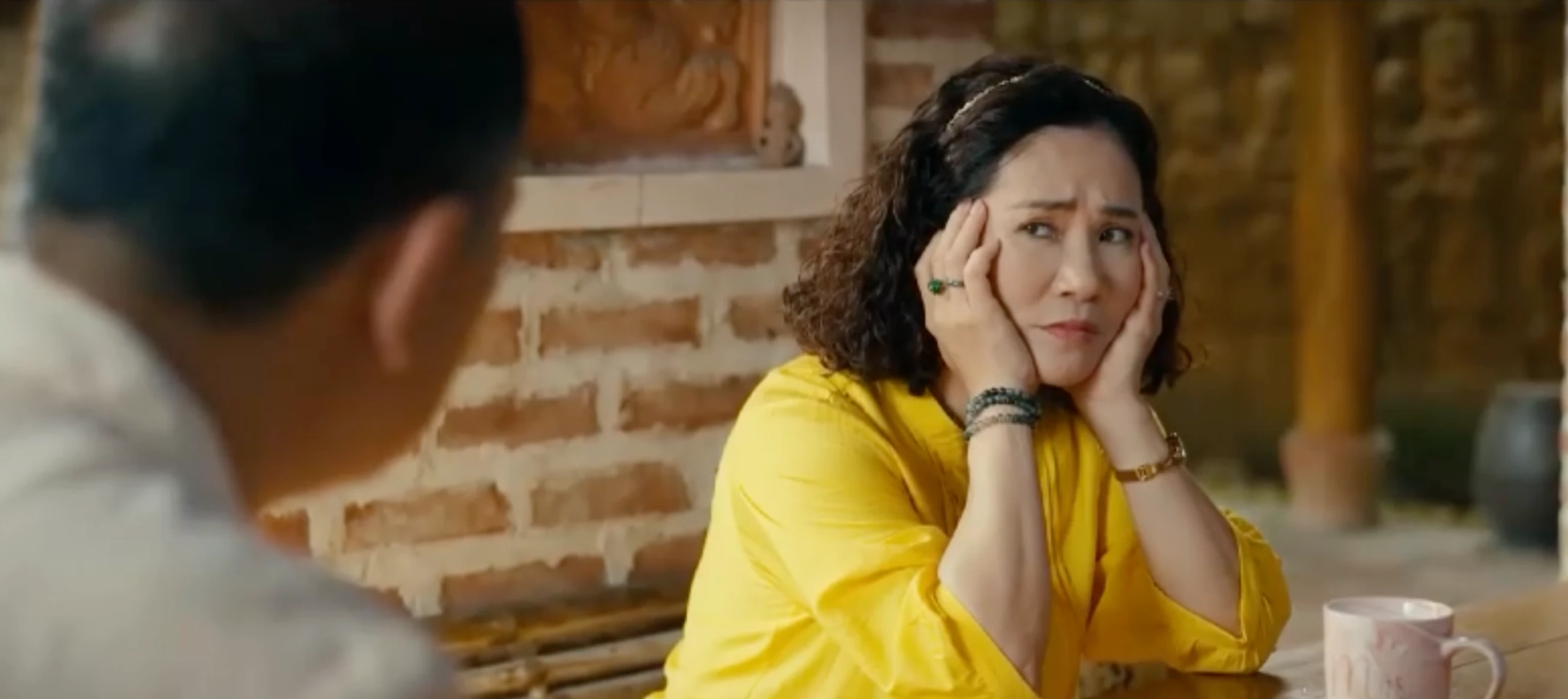 Bà Diện sống trong mặc cảm suốt 15 năm vì bí mật nghề nghiệp