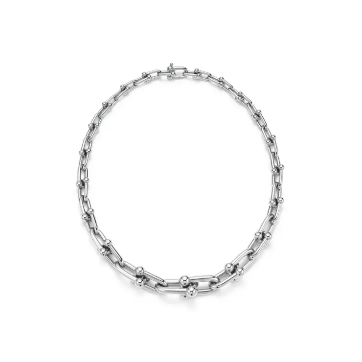 Chi tiết phối layer vòng cổ Tiffany của Tiên Nguyễn