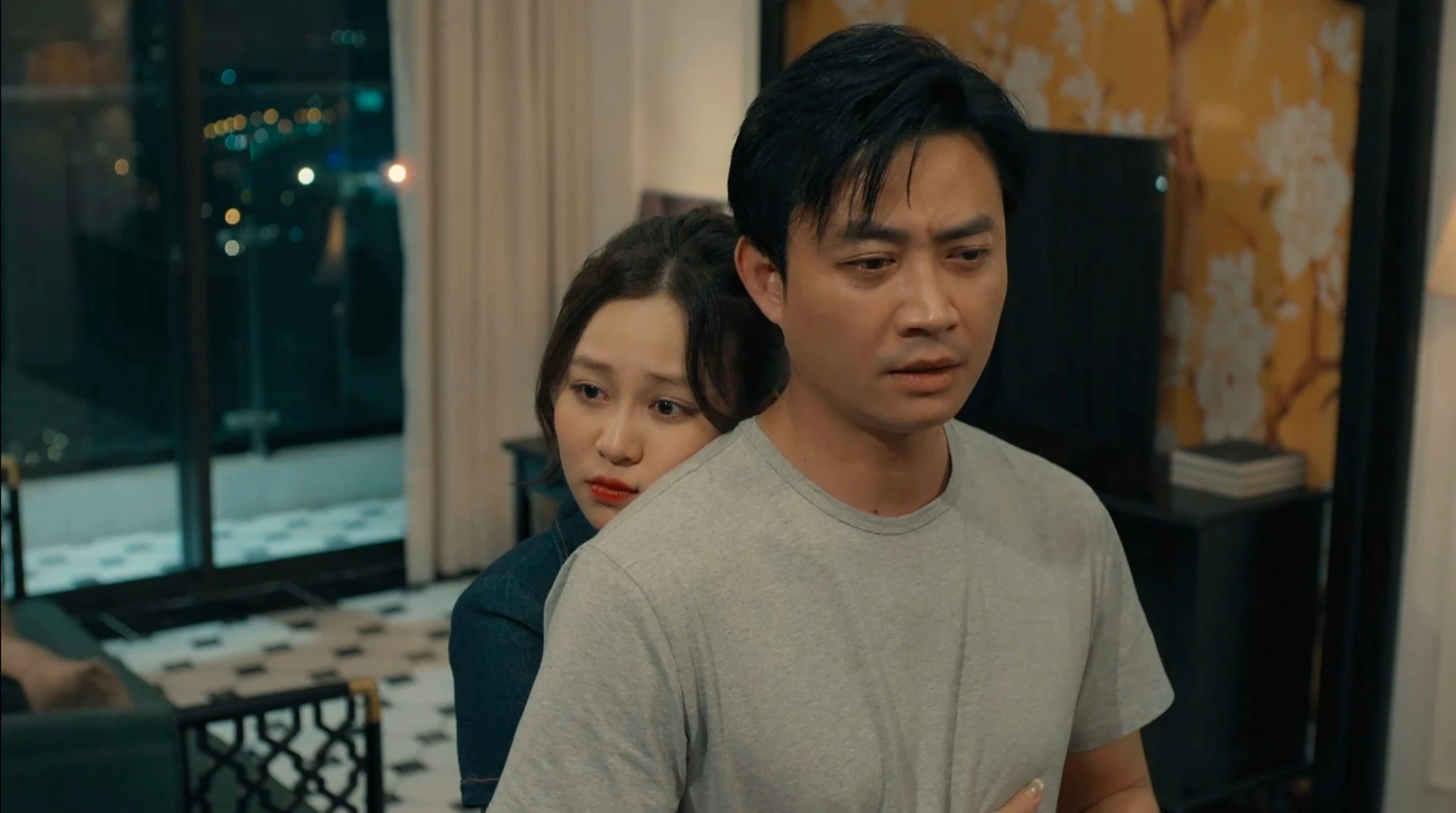 Dưới ô cửa sáng đèn tập 4 diễn biến kịch tính giữa các nhân vật