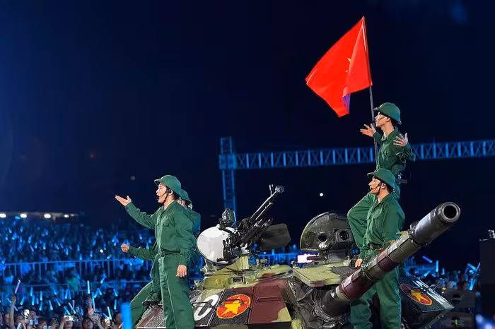 Hàng vạn khán giả cuồng nhiệt tại concert ‘Sao nhập ngũ 2026’