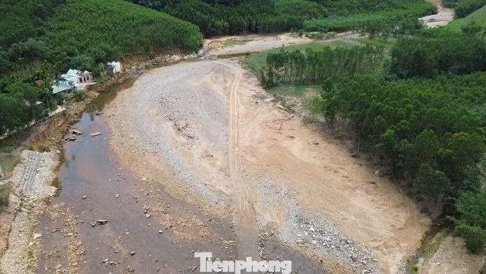 Công tác khơi thông dòng chảy cần được thực hiện quyết liệt để giảm thiểu rủi ro cho hạ tầng dân sinh.