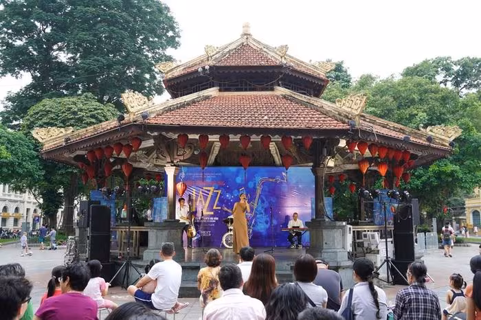 Khi nghệ thuật hiện diện trong nhịp sống đô thị Hà Nội