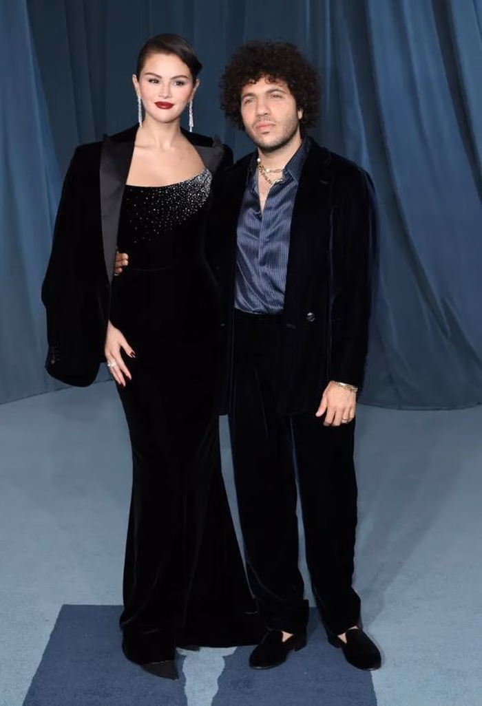 Sự đồng điệu trong phong cách phản ánh sự thấu hiểu sâu sắc giữa Selena và Benny. Ảnh: Getty Images