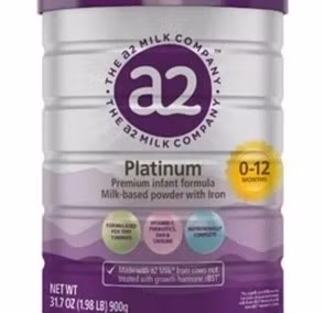 Sản phẩm sữa công thức nhãn hiệu a2 Platinum Premium USA bị thu hồi do phát hiện chứa độc tố gây hại cho trẻ nhỏ.