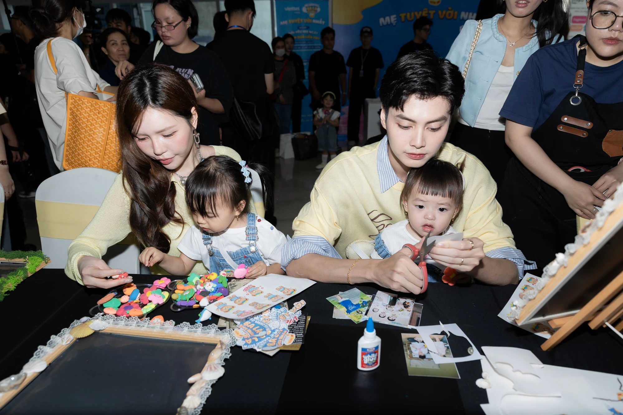 Sự chu toàn của Tuấn Dương trong vai trò người cha nhận được nhiều lời khen ngợi. Ảnh: NSX