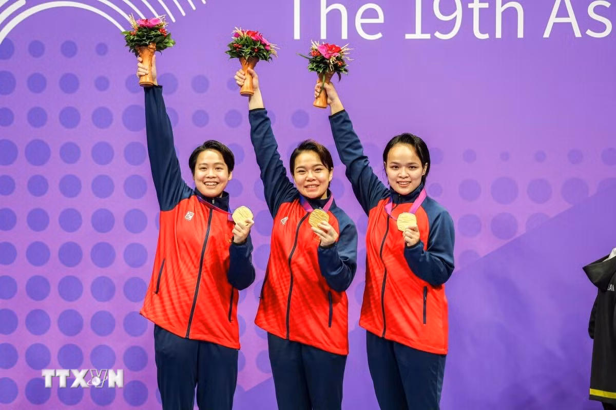 VĐV của Việt Nam giành HCV tại ASIAD 2023. (Ảnh: Hoàng Linh/TTXVN)