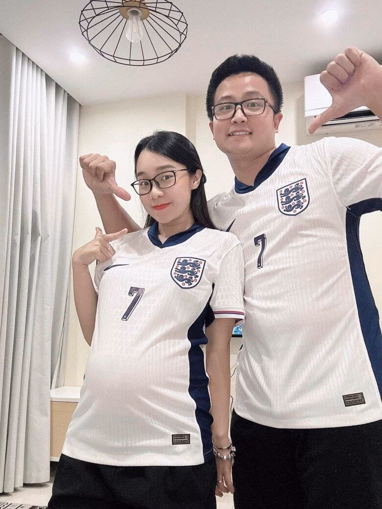 Công thức áo thể thao và quần short được nhiều người trẻ lựa chọn nhờ tính ứng dụng cao trong mùa hè.