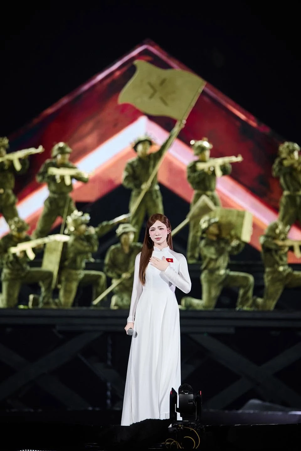 Hòa Minzy trong các chương trình nghệ thuật lớn