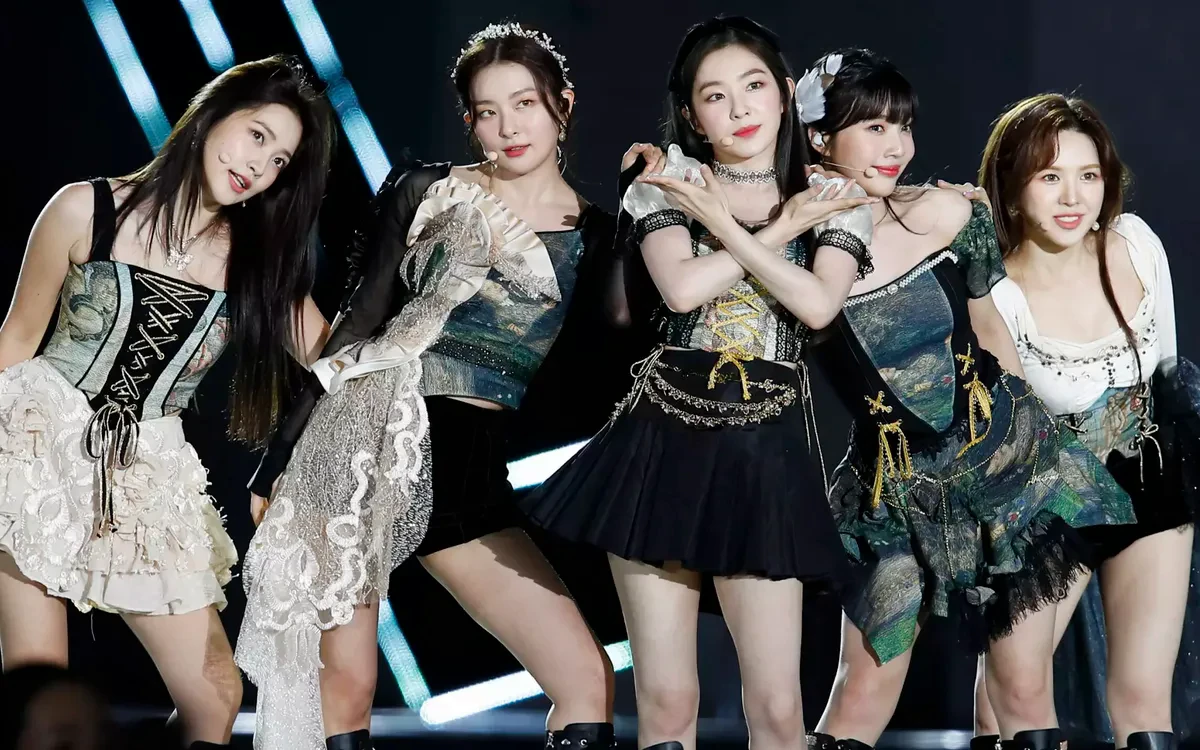 Red Velvet chuẩn bị trở lại với album mới và Fan-Con vào tháng 8