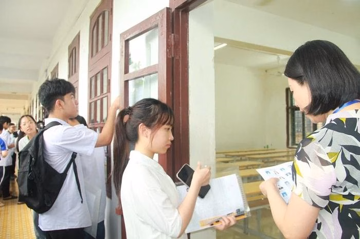 Thí sinh Thanh Hóa làm thủ tục dự thi tốt nghiệp THPT 2026