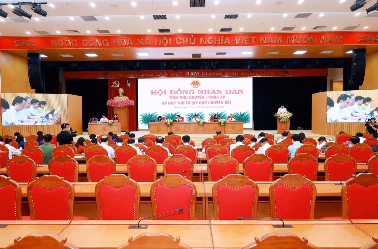 Toàn cảnh kỳ họp thứ Tư HĐND tỉnh Thái Nguyên.