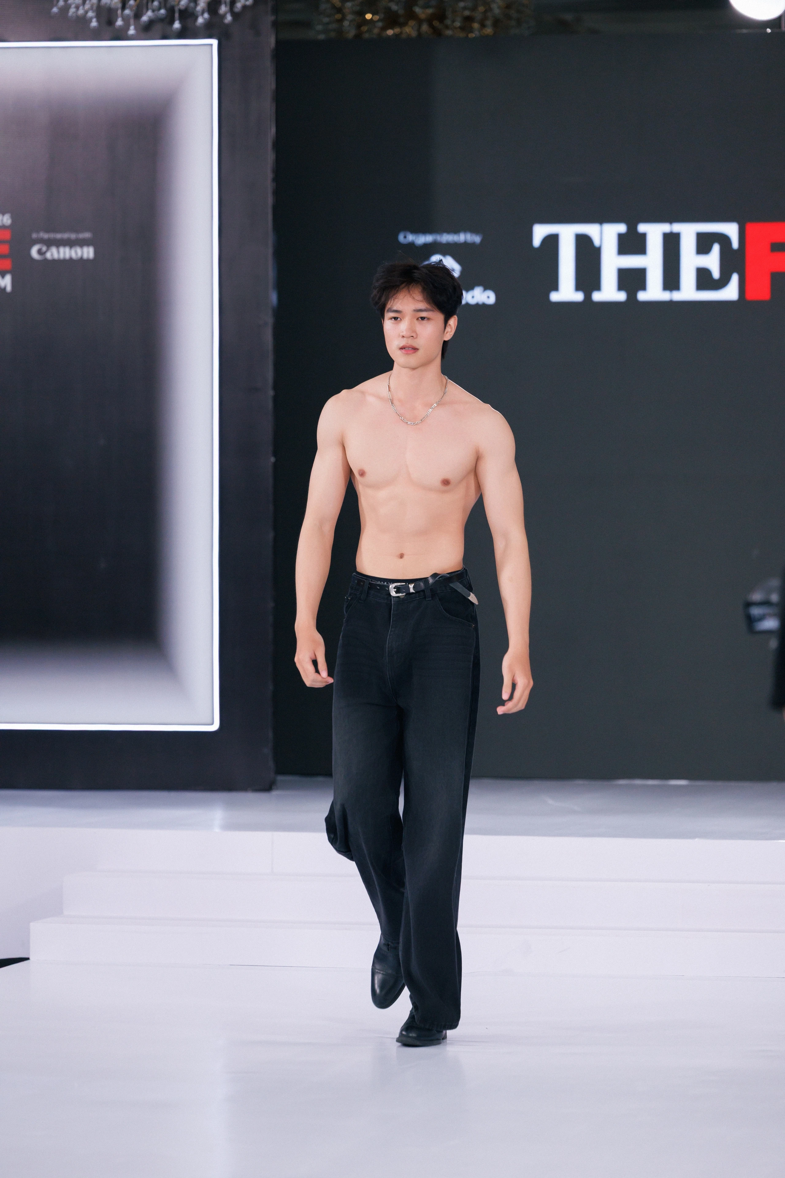 Ứng viên Lê Thị Giang và Đàm Phương Linh